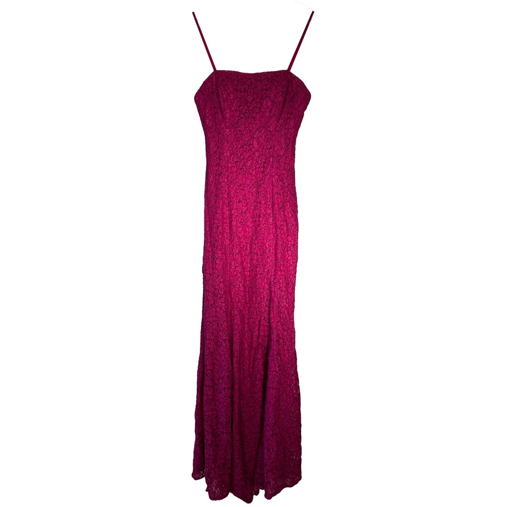 Adrianna Papell sleeveless Lace prom dress